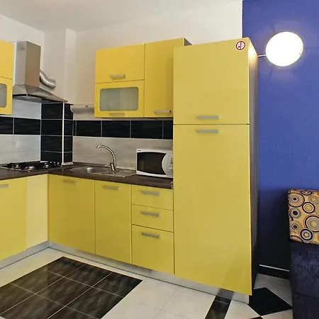 With Sea View 5 * マカルスカ