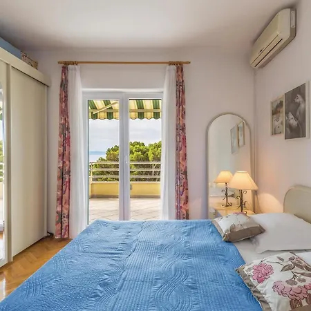 With Sea View 5 マカルスカ