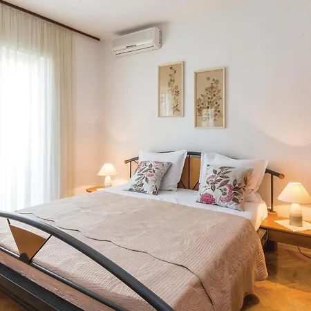 With Sea View 5 * マカルスカ